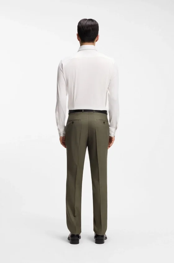 Hemd in Slim-Fit-Passform aus einer in Italien hergestellten Baumwollmischung Hemd in Slim-Fit-Passform aus einer in Italien hergestellten Baumwollmischung