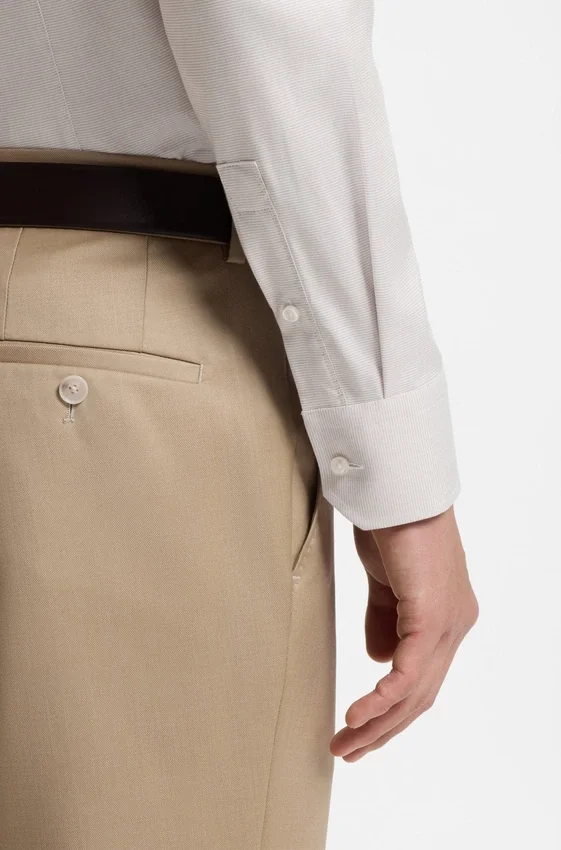 Hemd in Slim-Fit-Passform aus strukturiertem Baumwollmischgewebe Hemd in Slim-Fit-Passform aus strukturiertem Baumwollmischgewebe