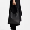 Hobo-Tasche aus Leder mit Logo-Schriftzug