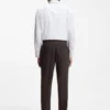Hose mit konischer Passform aus einer Leinenmischung Hose mit konischer Passform aus einer Leinenmischung