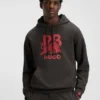 HUGO x RB Hoodie mit Bullen-Grafik aus Baumwollfrottee