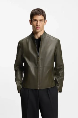 Jacke aus genarbtem Leder in schmaler Passform