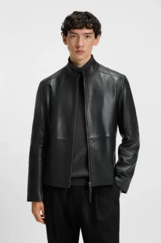Jacke aus genarbtem Leder in schmaler Passform