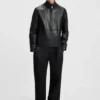 Jacke aus genarbtem Leder in schmaler Passform