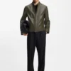 Jacke aus genarbtem Leder in schmaler Passform