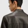 Jacke aus genarbtem Leder in schmaler Passform