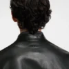Jacke aus genarbtem Leder in schmaler Passform