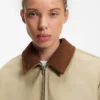 Jacke aus Stretch-Baumwolle mit kontrastierendem Cordkragen Jacke aus Stretch-Baumwolle mit kontrastierendem Cordkragen