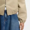 Jacke aus Stretch-Baumwolle mit kontrastierendem Cordkragen Jacke aus Stretch-Baumwolle mit kontrastierendem Cordkragen