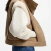 Jacke mit abnehmbaren Ärmeln aus Kunstlammfell