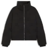 Jacke mit übereinanderliegenden Logos und wasserabweisender Ausrüstung