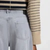 Jeans in lockerer Passform aus grau-blauem Denim