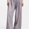 Jeans in lockerer Passform mit weitem Bein