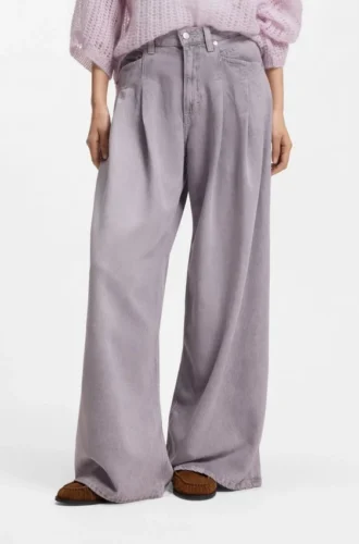 Jeans in lockerer Passform mit weitem Bein
