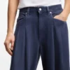 Jeans in lockerer Passform mit weitem Bein