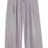 Jeans in lockerer Passform mit weitem Bein