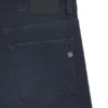 Jeans in Maine-Blau mit Regular-Fit aus gestricktem Denim
