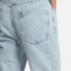 Jeans in Regular-Fit aus hellblauem Denim