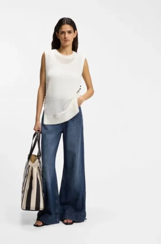 Jeans mit ausgestelltem Schnitt aus blauem Denim