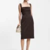 Jerseykleid in schmaler Passform mit Lagen-Detail