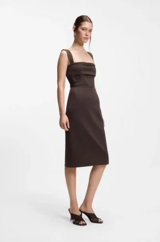 Jerseykleid in schmaler Passform mit Lagen-Detail