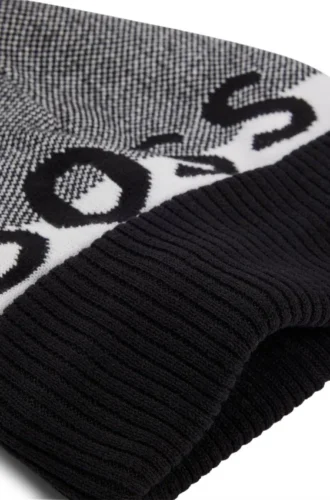 Kinder-Beanie mit Bommel und Jacquard-Logo