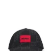 Kinder-Canvas-Cap mit übereinanderliegenden Logos und Markenlabel