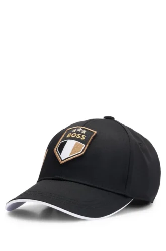 Kinder-Cap mit charakteristischen Details und Colour-Blocking