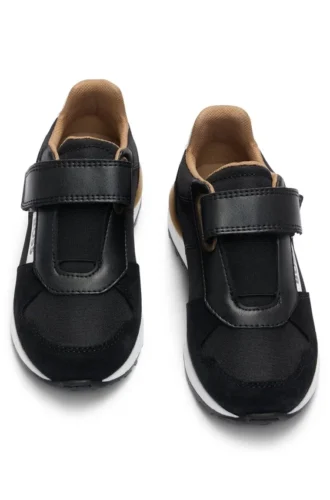 Kinder-Sneaker mit Logo-Details aus verschiedenen Materialien