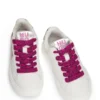 Kindersneaker aus Leder mit metallischen Kunstlederverzierungen