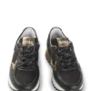 Kindersneaker aus verschiedenen Materialien mit Mesh und Leder