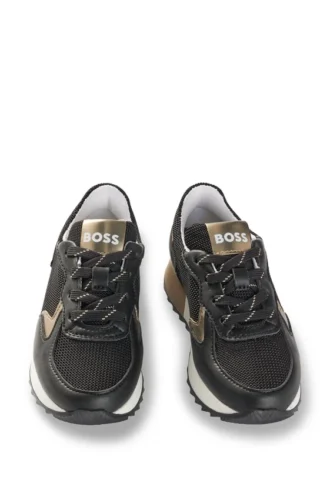 Kindersneaker aus verschiedenen Materialien mit Mesh und Leder