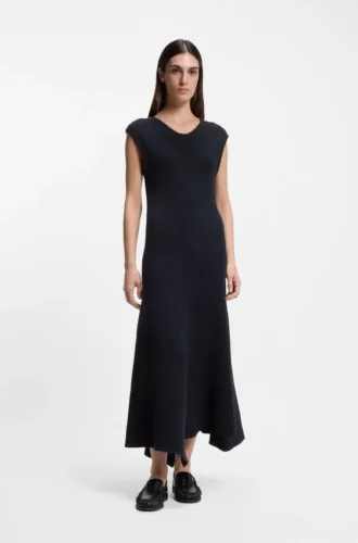 Kleid aus Bouclé-Garn in schmaler Passform