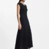 Kleid aus Bouclé-Garn in schmaler Passform
