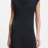 Kleid aus Bouclé-Garn in schmaler Passform