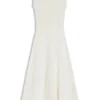 Kleid aus Bouclé-Garn in schmaler Passform