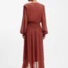Kleid aus Crêpe-Georgette mit abnehmbarem Schal