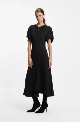 Kleid aus Crêpe mit Schlüssellochausschnitt