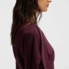 Kleid aus Crêpe mit Schlüssellochausschnitt