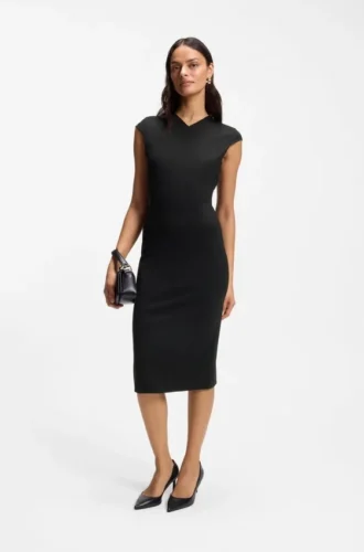 Kleid aus Stretchstoff mit Flügelärmeln