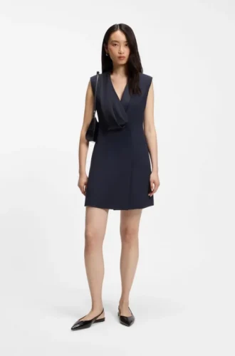 Kleid im Smoking-Stil mit drapiertem Revers