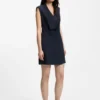 Kleid im Smoking-Stil mit drapiertem Revers