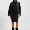 Kleid mit asymmetrischem Ausschnitt aus einer Baumwollmischung