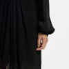 Kleid mit Drapierungsdetails und Polka-Dots