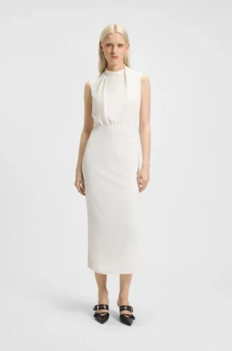 Kleid mit Drapierungsdetails und Stehkragen