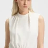 Kleid mit Drapierungsdetails und Stehkragen