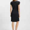 Kleid mit gerafften Details und drapiertem Ausschnitt