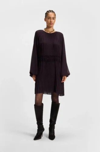 Kleid mit gesmoktem Bund und Plisseefalten