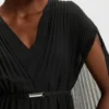 Kleid mit Gürtel aus Crinkle-Chiffon