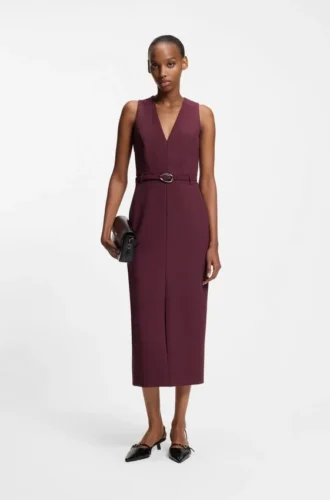 Kleid mit Schnallendetail und V-Ausschnitt